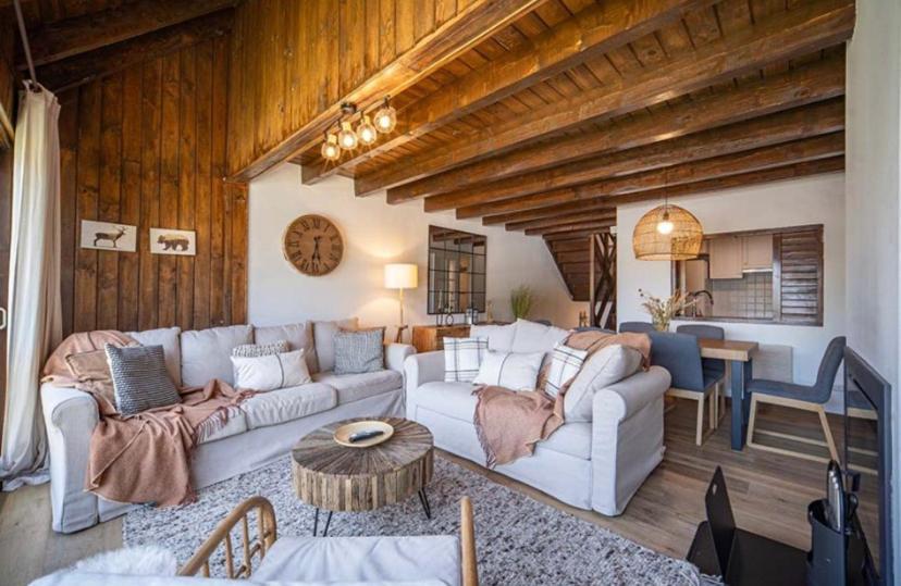 Villa Casa Catania-Acogedora Casa Con Impresionantes Vistas-Fibra Optica Salardú Exterior foto